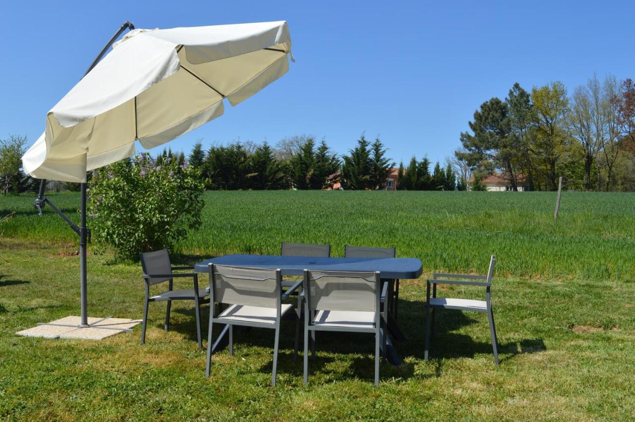 Le gîte des Couderches Plazac Extérieur photo
